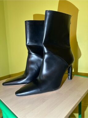 H&M Black Pointed-Toe Leather Mid-Heel Ankle Boots